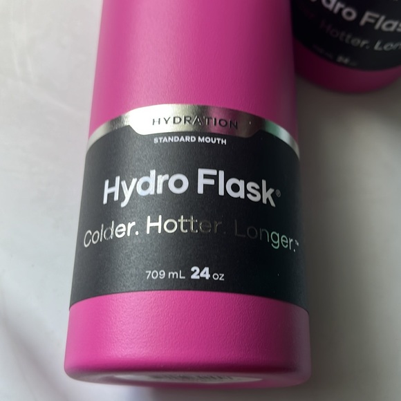 NWT Hydro Flask 24oz Standard Mouth in Carnation - Picture 2 of 6